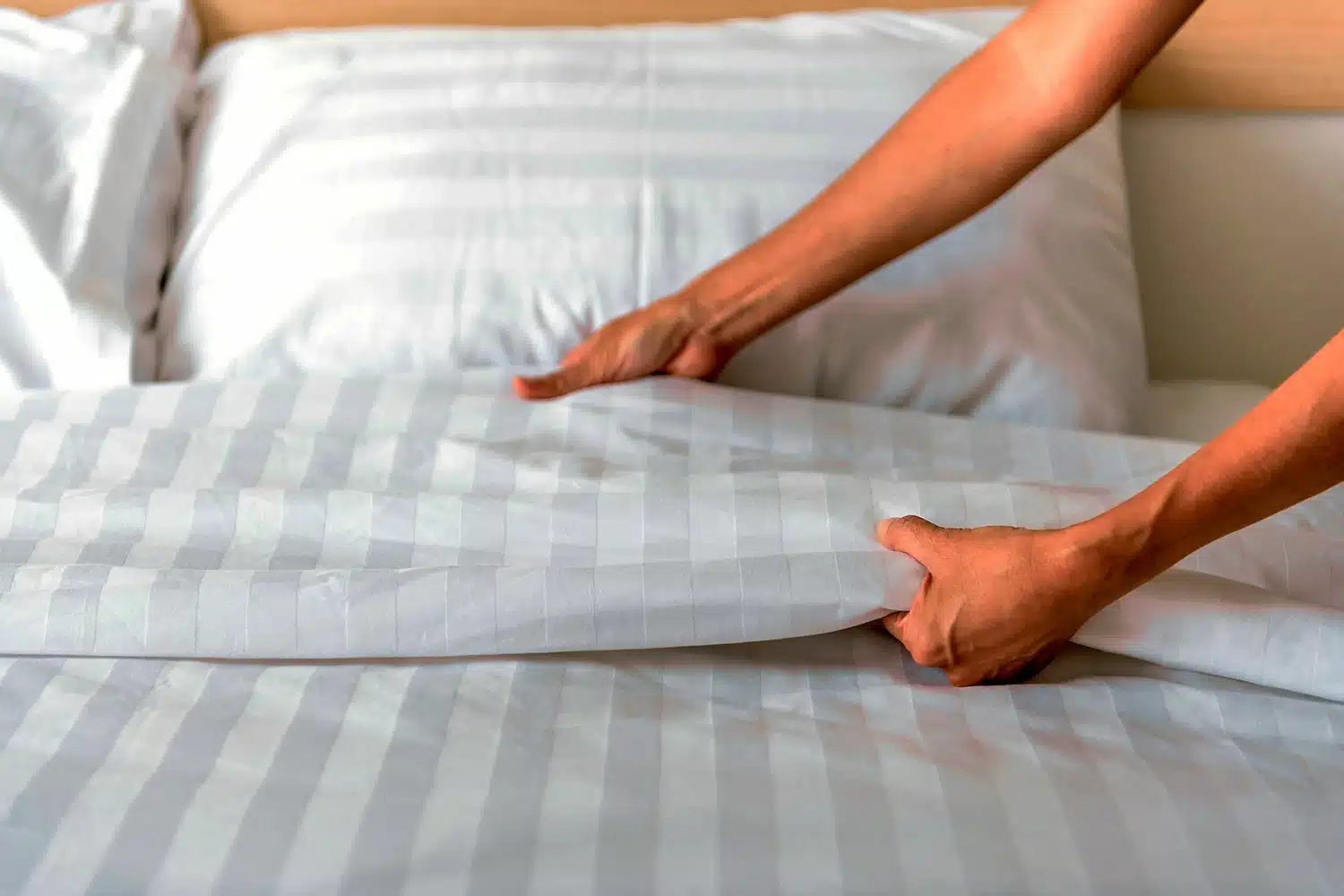 Juego Sabanas Doble Blanco Mas 1 Almohada Gel Refrescante - Imagen 6